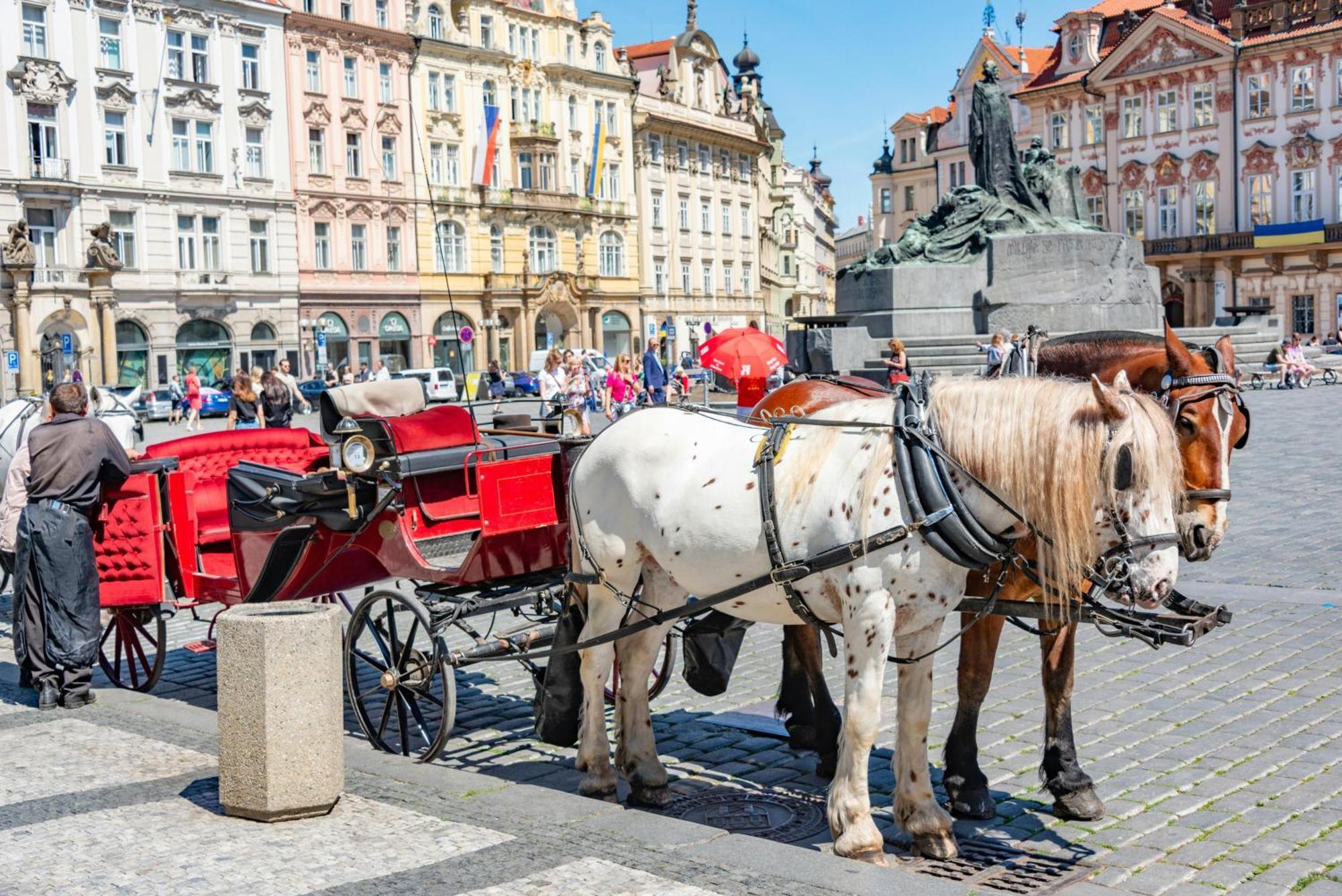 Cozy Homestay At Prague Main Station Buitenkant foto