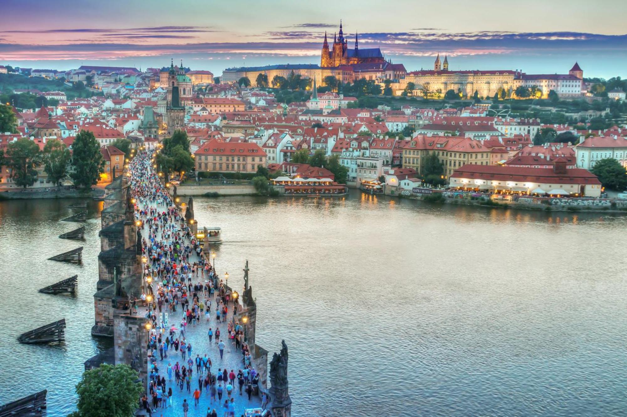 Cozy Homestay At Prague Main Station Buitenkant foto